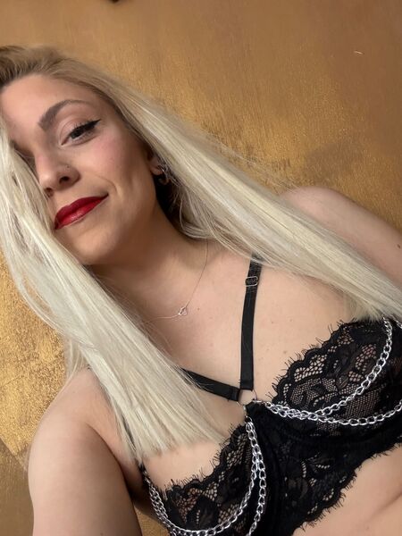 Performer ClaraSkys Photo 7