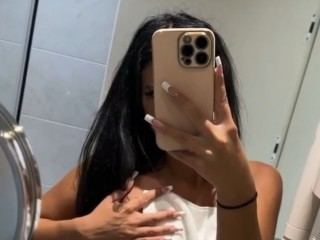 Leylahakiki profielfoto van cam model 