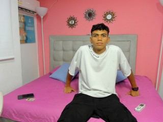 hardhot23 cam model profile picture 