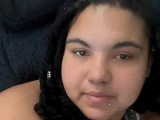 Image de profil du modèle de webcam YellaRoze