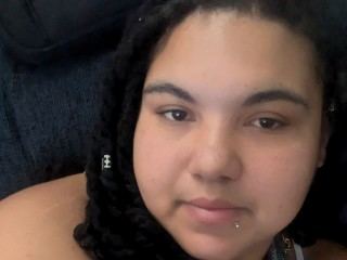 YellaRoze cam model profile picture