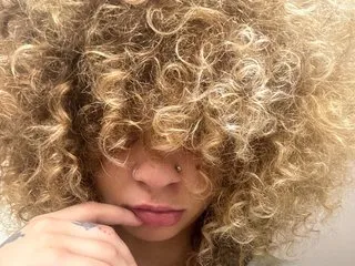 Universethadon cam model profile picture