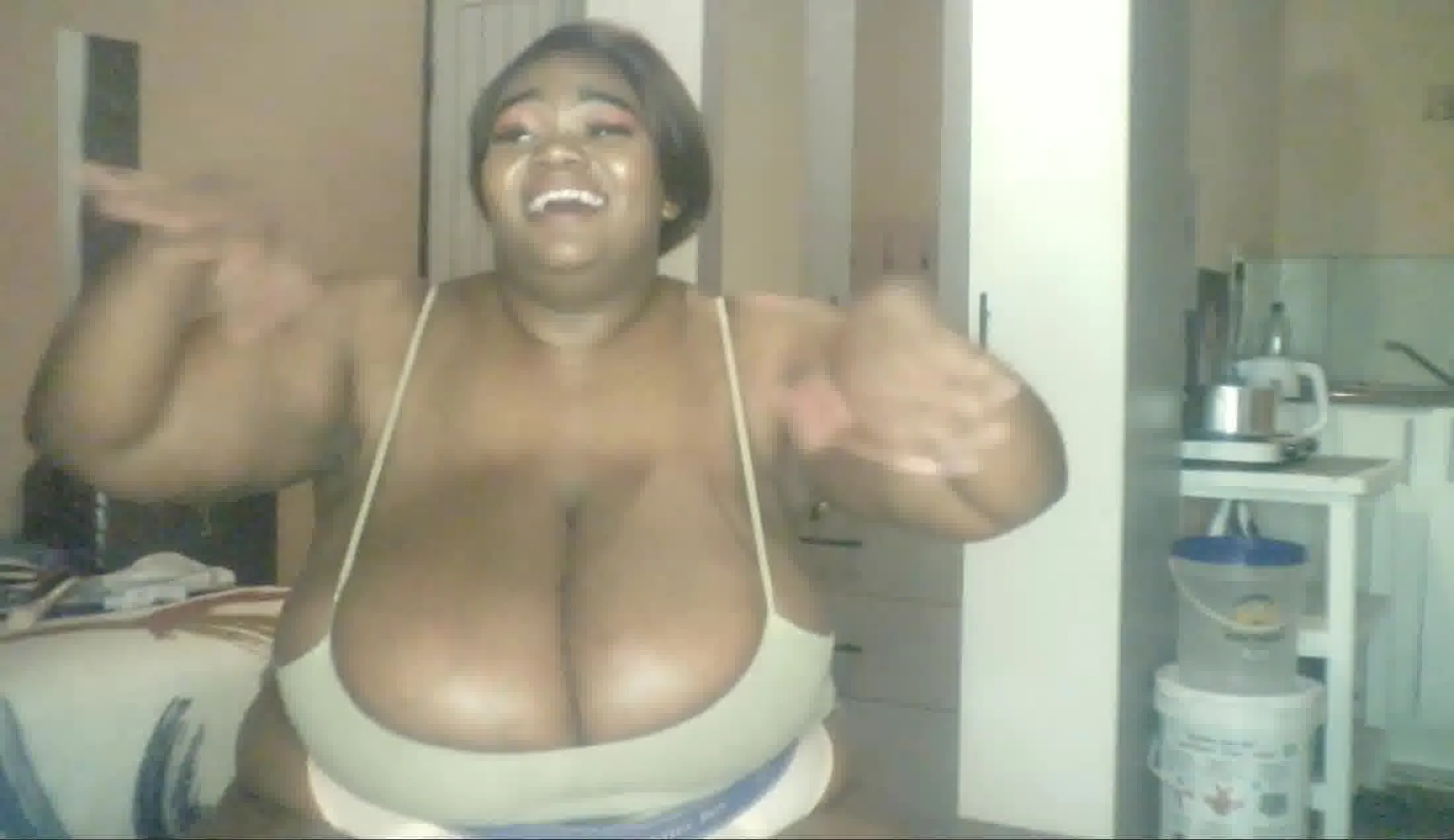 Performer XXXGIANTBOOBS Video 1