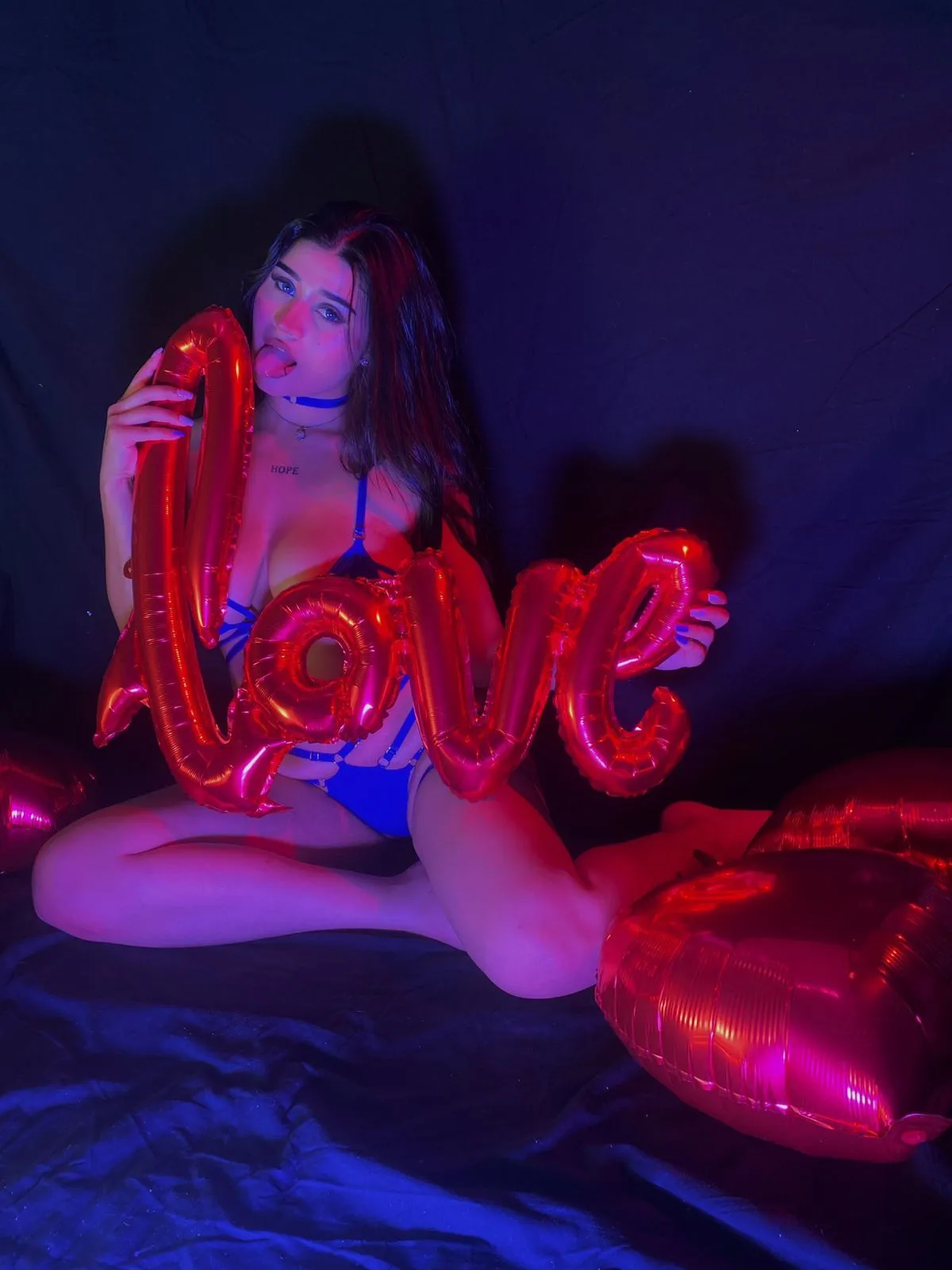 Performer VenusCris Photo 6