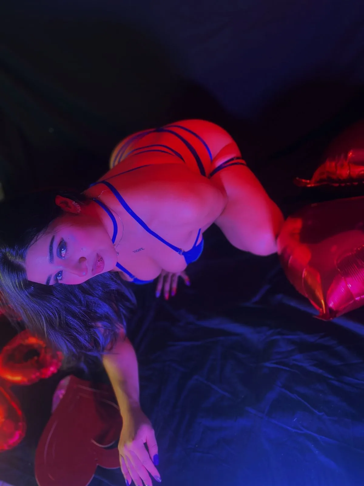 Performer VenusCris Photo 3