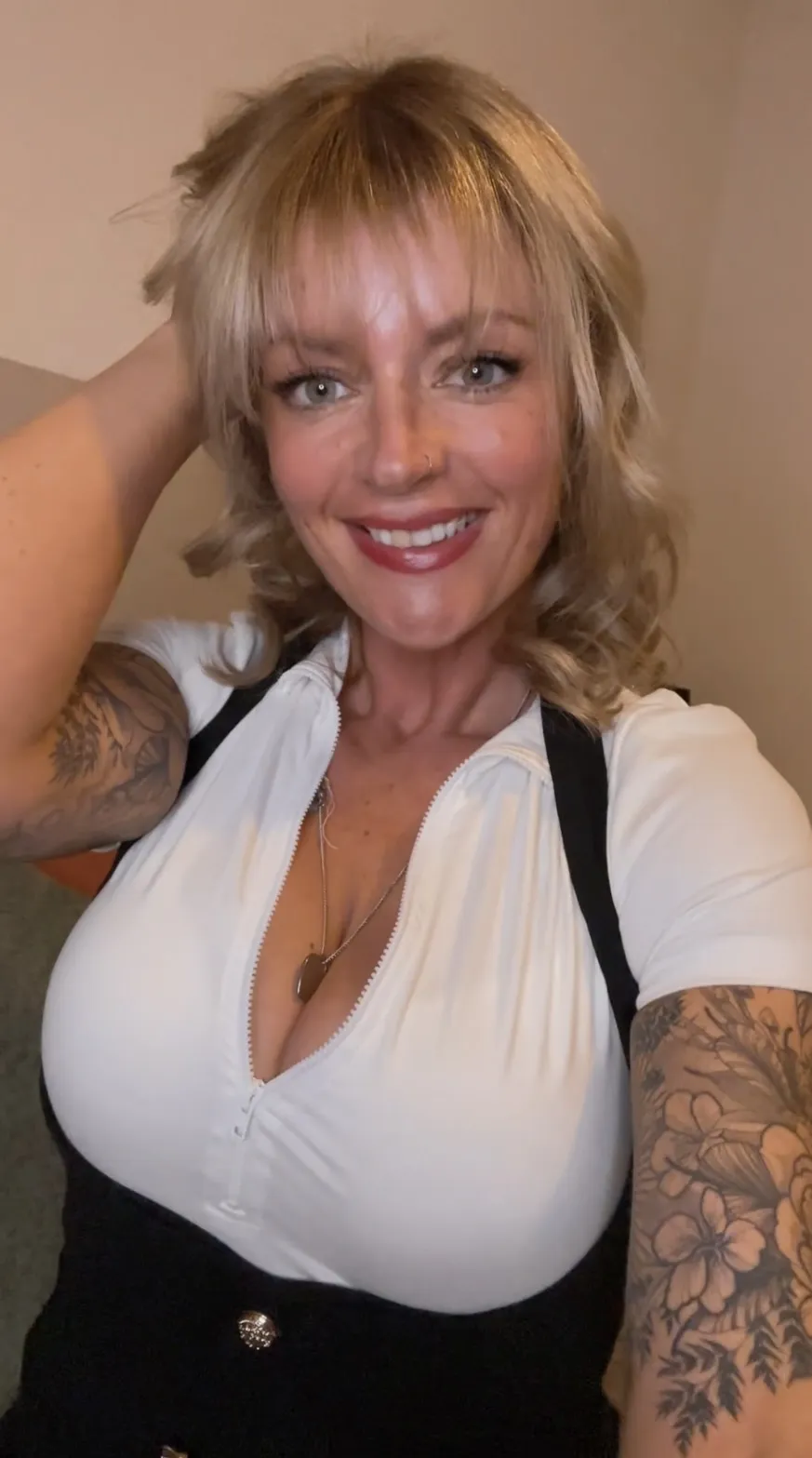 Performer LolaEastking Photo 1