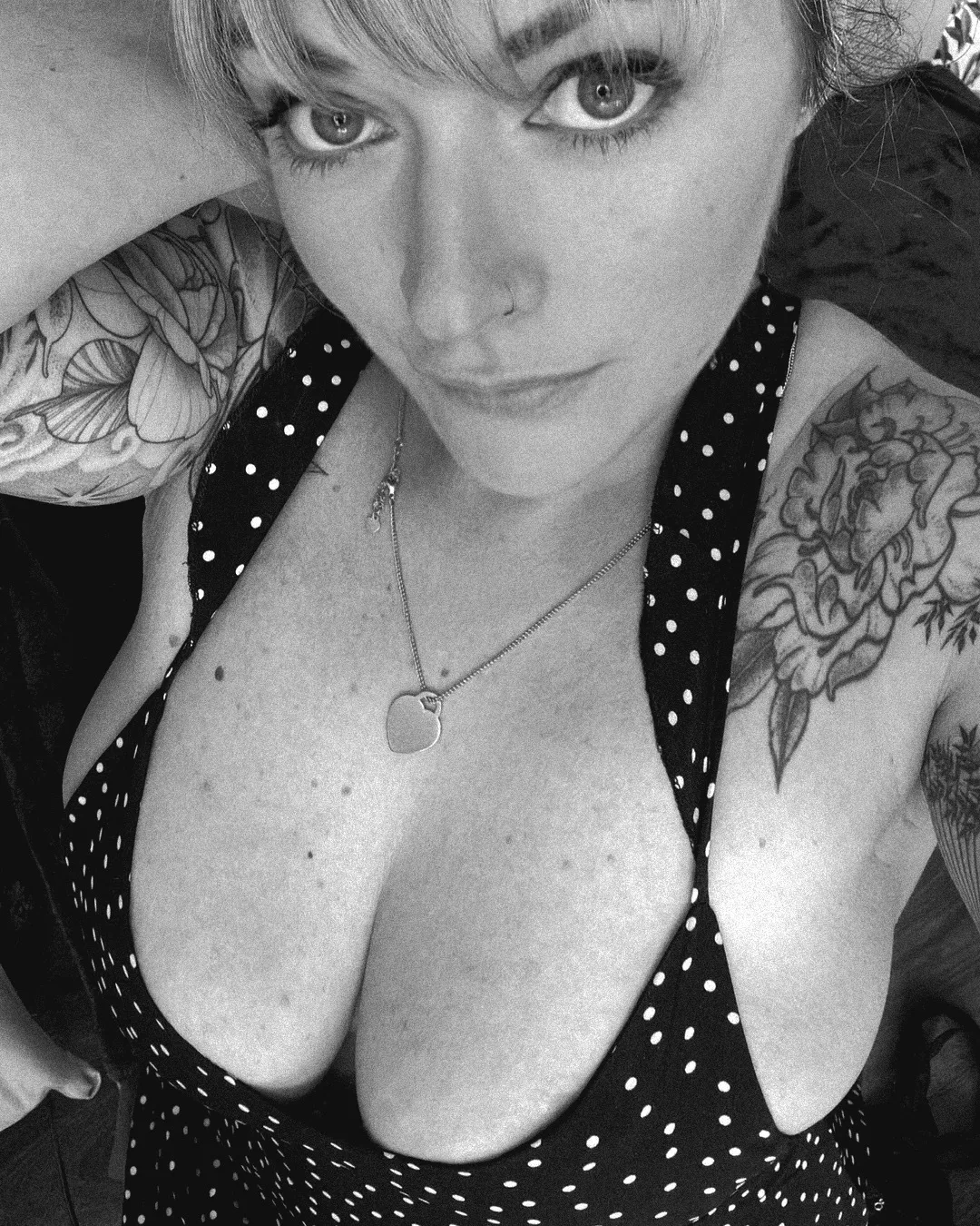 Performer LolaEastking Photo 9