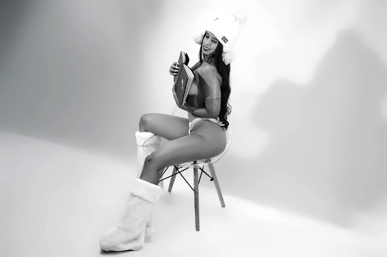 Artiest DaniBellucii Foto 9