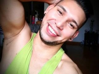 Image de profil du modèle de webcam Leon_Barrios