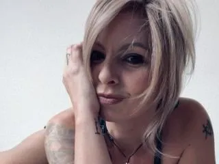 EmmaCrow profilbild på webbkameramodell