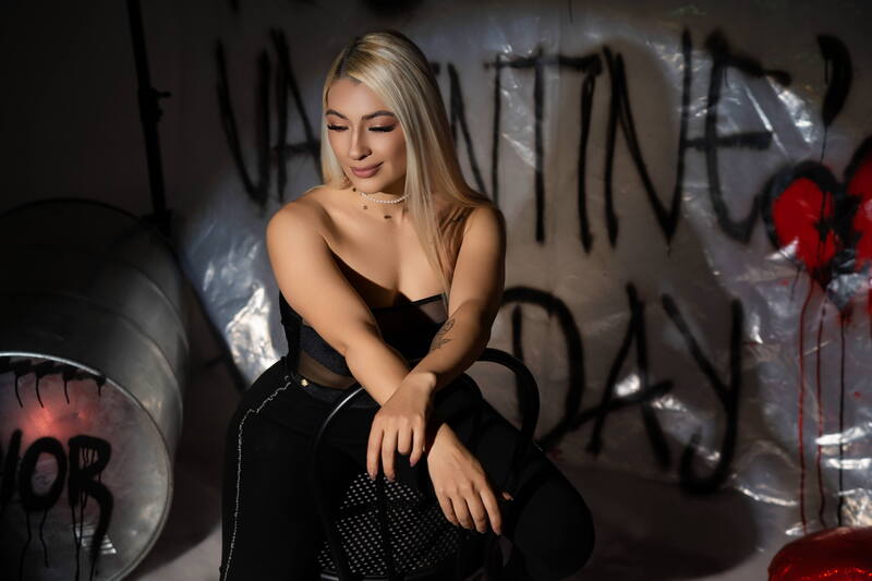 Performer MileyCruz Photo 7