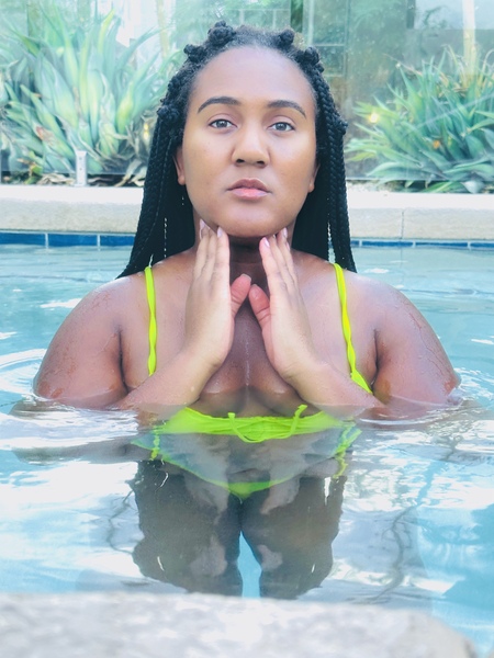 Performer NikolePlays Photo 12