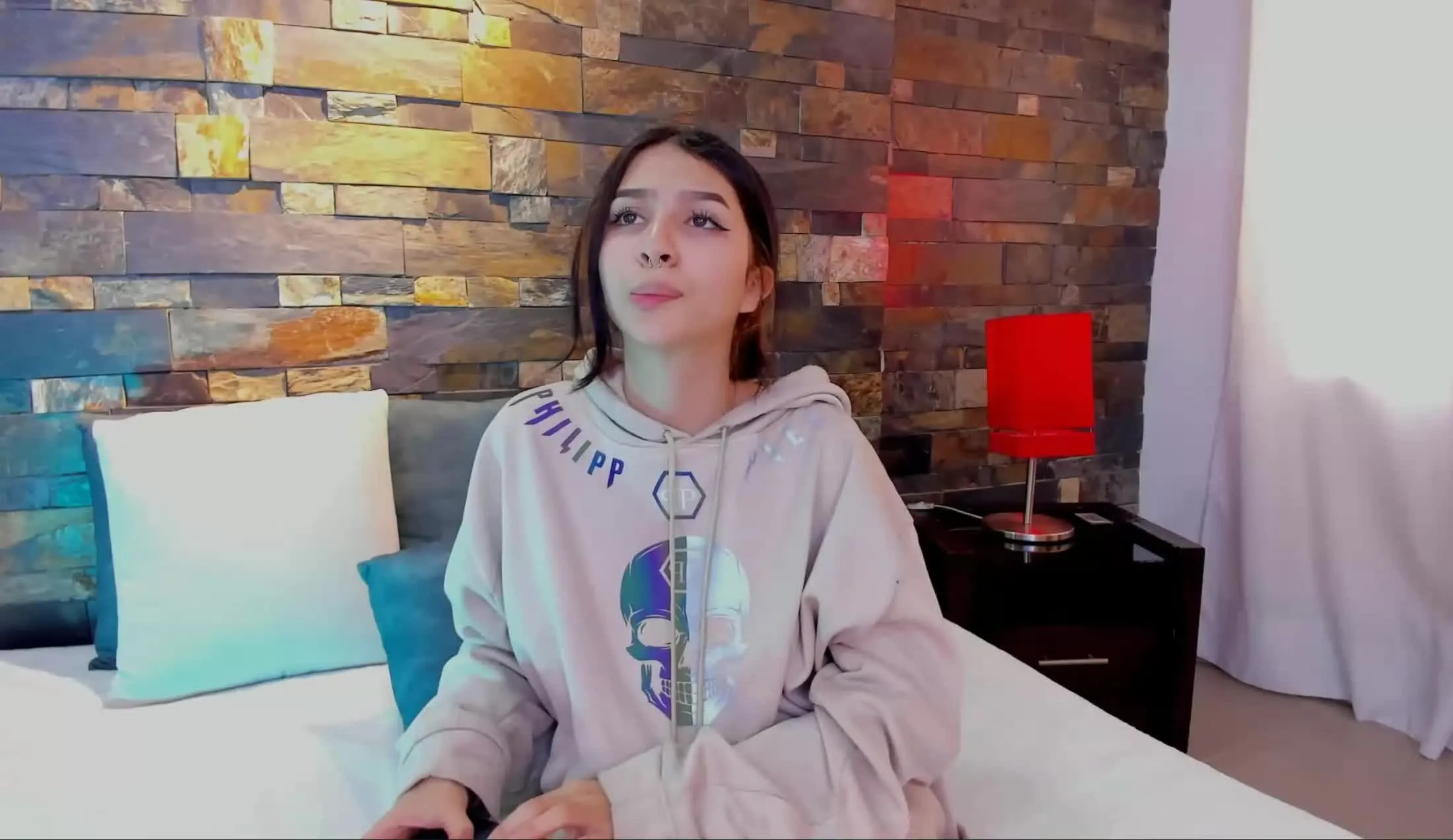 Performer AliceThomson777 Video 2