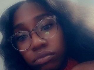 Brown_petite profielfoto van cam model