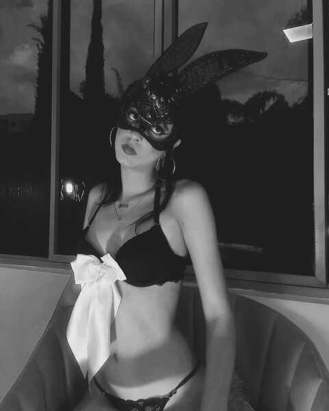 Performer MeganDaemon Photo 6