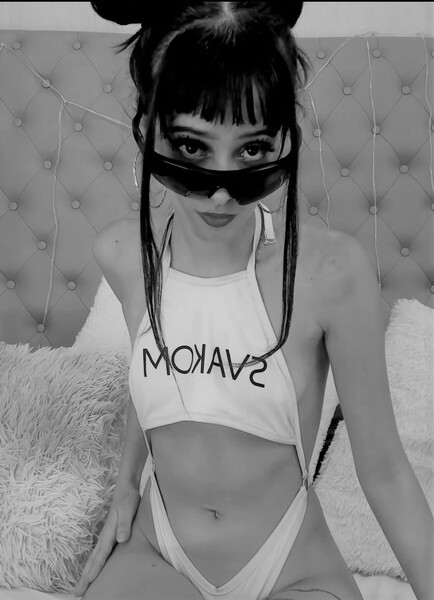 Performer MeganDaemon Photo 4