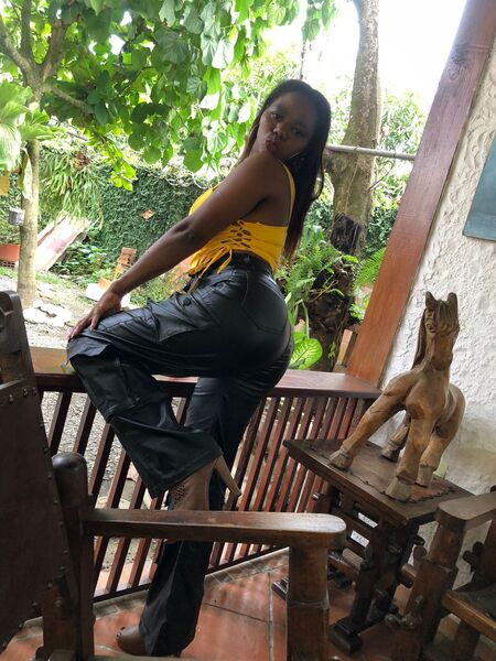 Intérprete CherryBubblee Foto 4