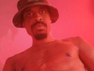 LazarusAmourSongs cam model profile picture 