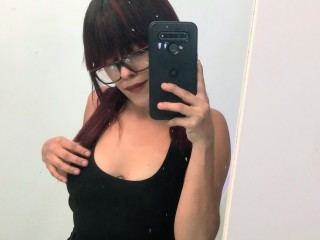 LARA_GLASS cam model profile picture 