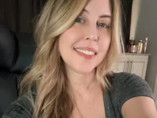 KayBayBees immagine del profilo del modello di cam