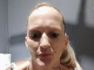 juicywetluciouslilly profielfoto van cam model
