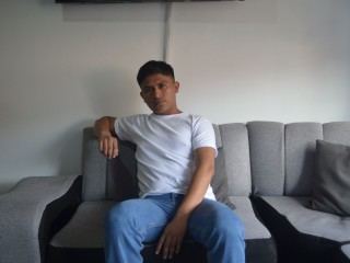 Alejandroo2024 cam model profile picture 