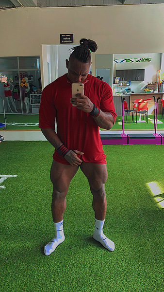 Performer BoyMuscles Photo 2