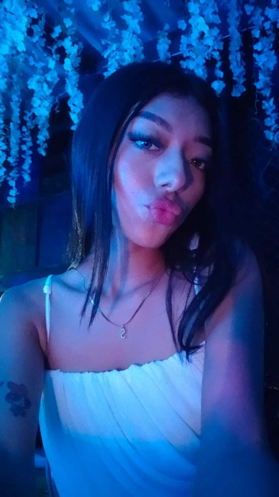 Interprete Any_pettite Foto 10