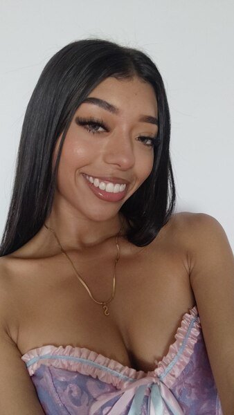 Interprete Any_pettite Foto 2