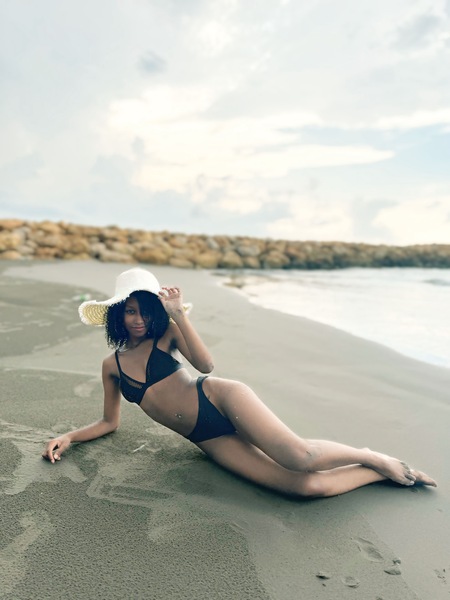 Intérprete HORNYSKYNNY Foto 5