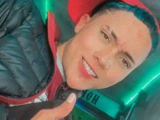 Imagen de perfil de modelo de cámara web de Exoticc018