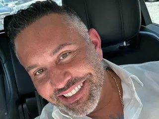 Wolfie51 cam model profile picture