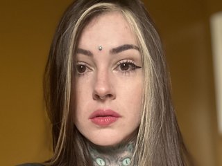 IceCansy profilbild på webbkameramodell