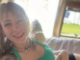 Image de profil du modèle de webcam HazelBell