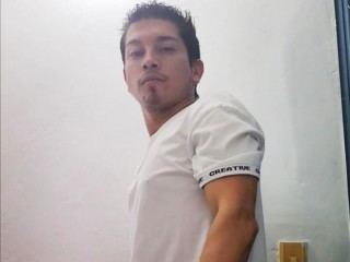 Tobycavanok cam model profile picture 