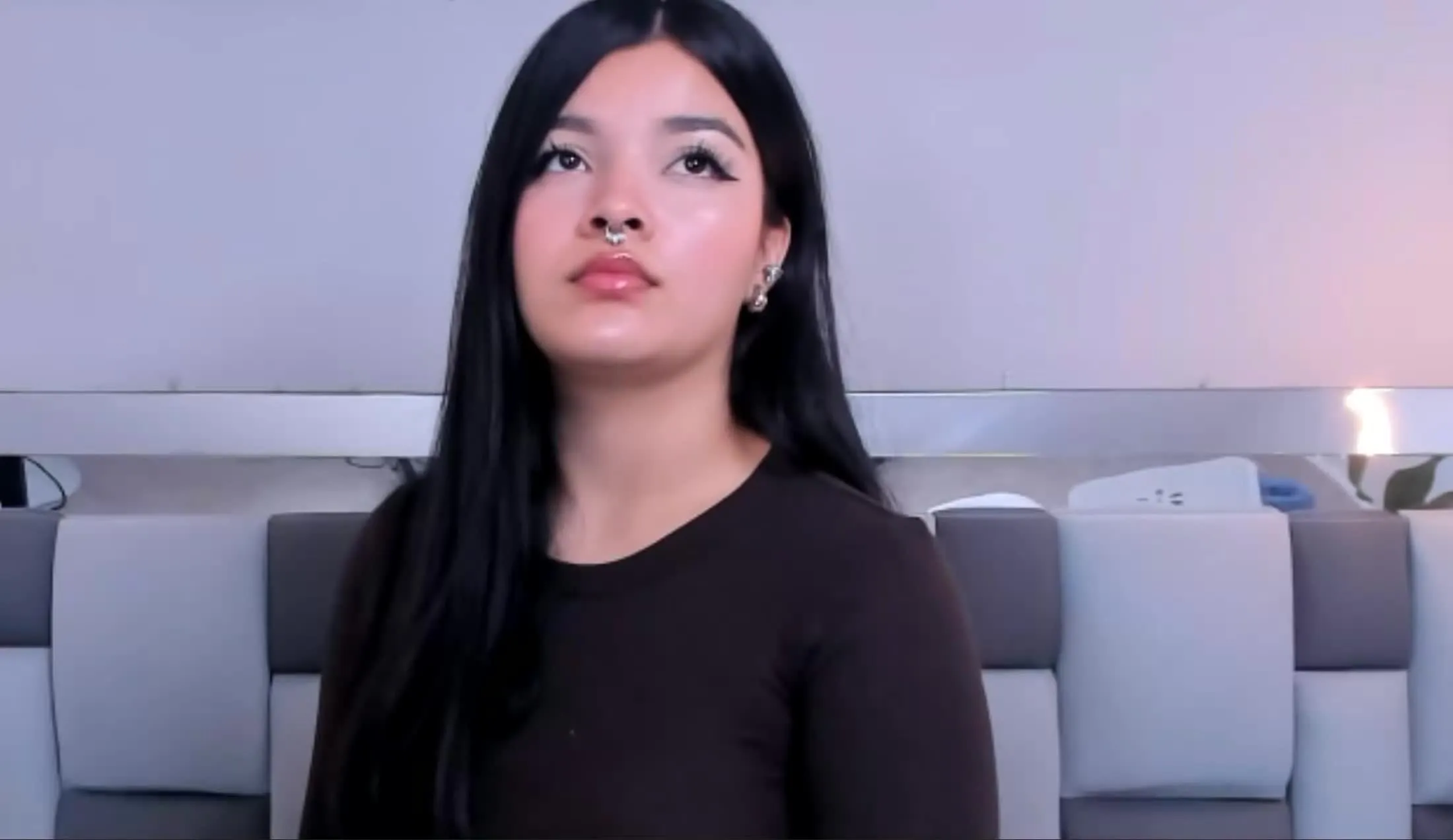 Interprete Emma_Blossom Video 2