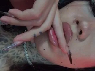 AnfisaLetyagho profielfoto van cam model