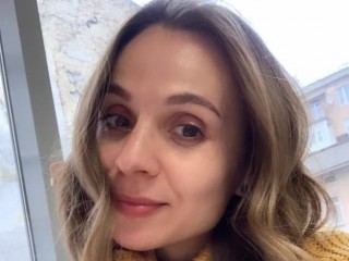 KeriDeyna profielfoto van cam model