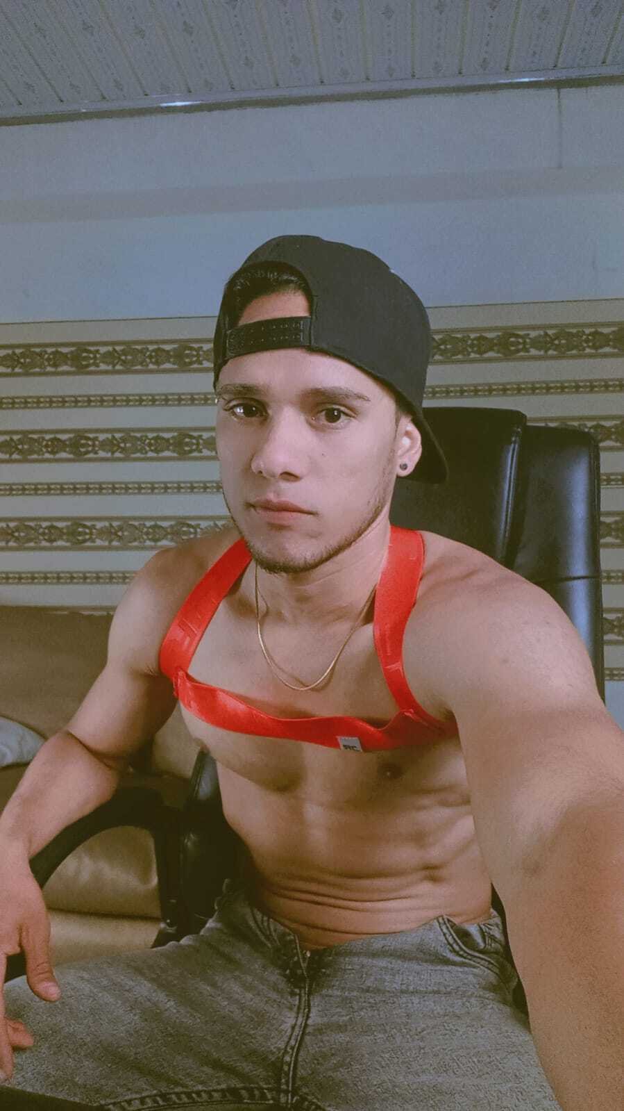 Performer AryJhomson777 Photo 5