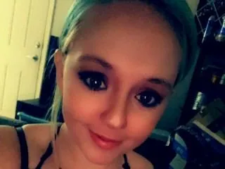 BrattyBottom24 profilbild på webbkameramodell