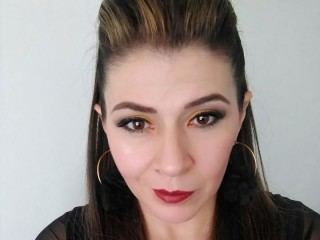 Ghaia_HornyMilf cam model profile picture 