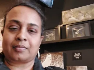 RekaKhan profielfoto van cam model