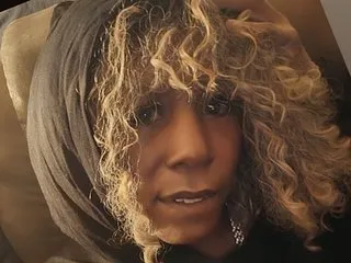 DymondPearl69 profilbild på webbkameramodell