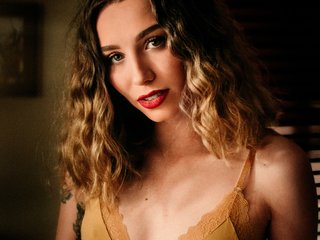 Foto de perfil de modelo de webcam de VibeWithMiaXX