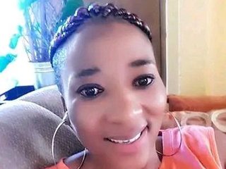 Imagen de perfil de modelo de cámara web de Bustypillows20