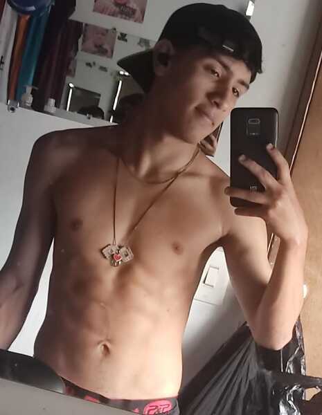 Performer Guille_24 Photo 3