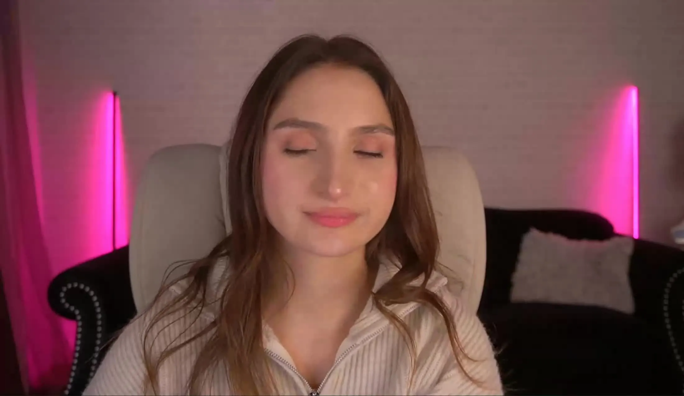 Intérprete HannaKlein Video 1