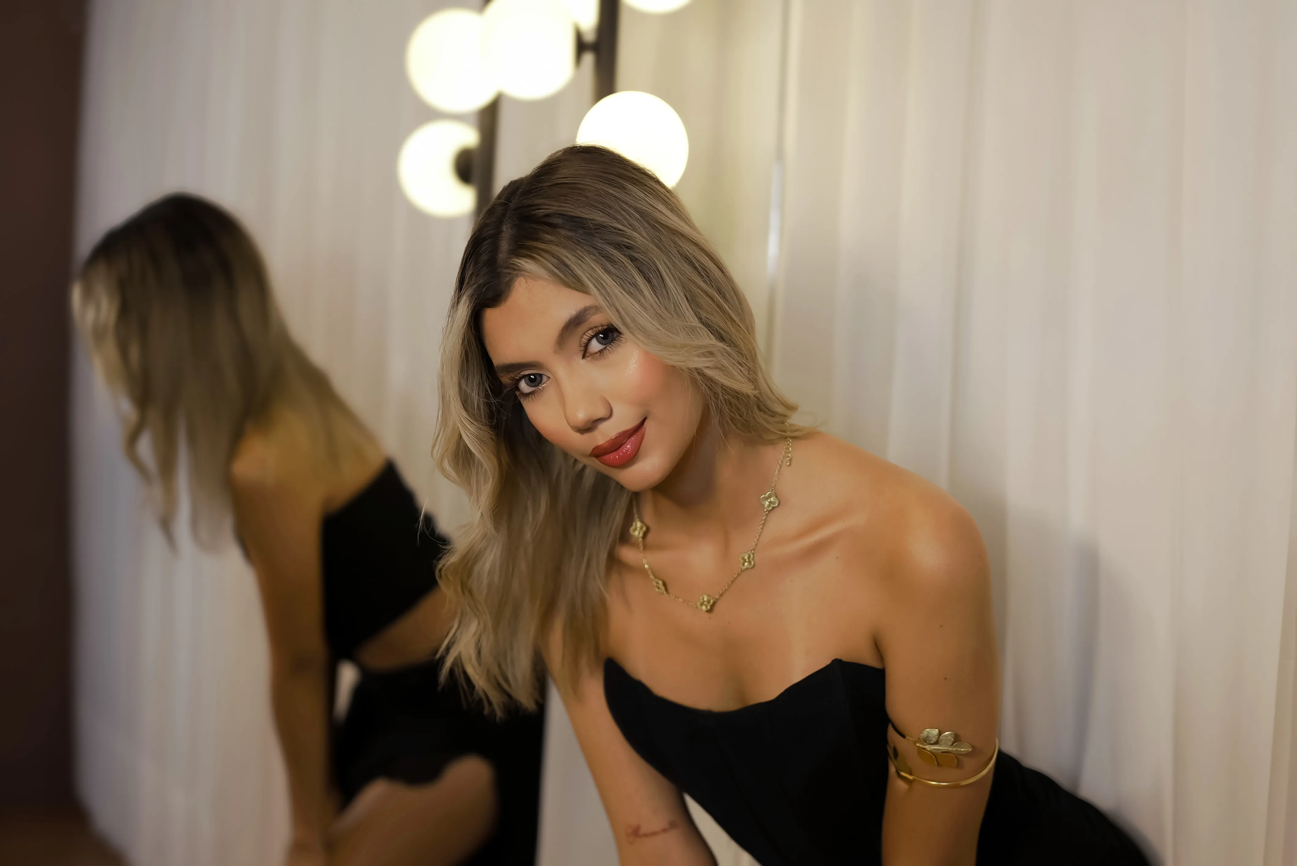 Performer RousseQueen Photo 1