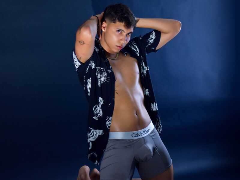 Performer ValentinoRivera Photo 1