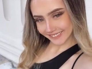 Image de profil du modèle de webcam EmilyBaybie